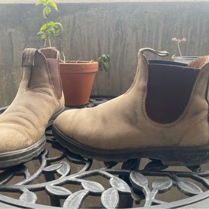 Women’s Blundstones